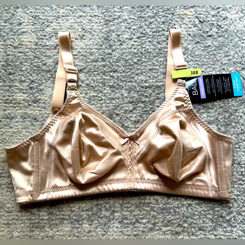 Bali Soft Comfort Wireless Bra in Light Tan
